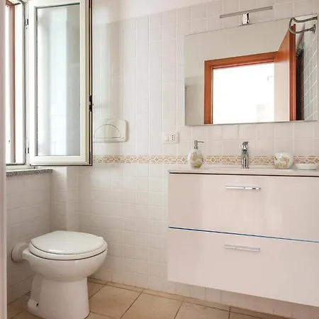 Awesome In Isca Marina With Kitchenette Apartman Badolato Marina